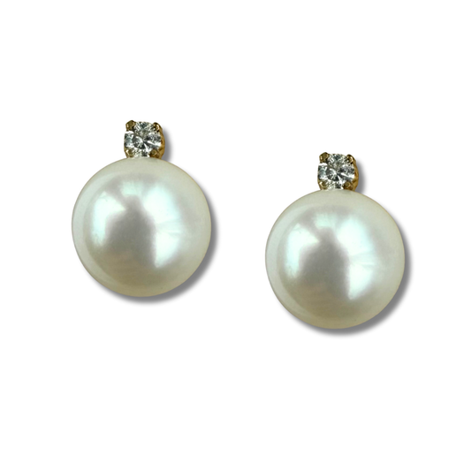 Aretes de perla con diamante en oro amarillo 14k