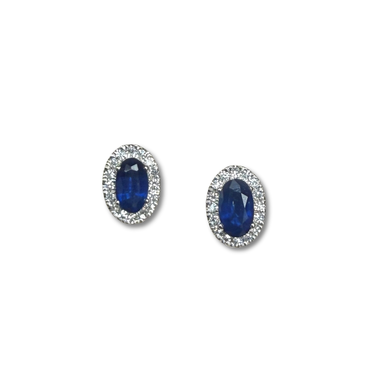 Aretes en oro blanco 14K con zafiro y halo de diamantes 0.10ctw