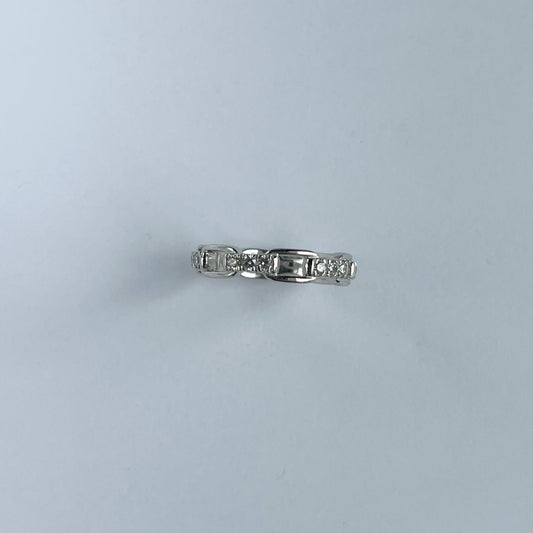 Anillo de plata en forma de eslabones con diamantes de laboratorio 0.54ct
