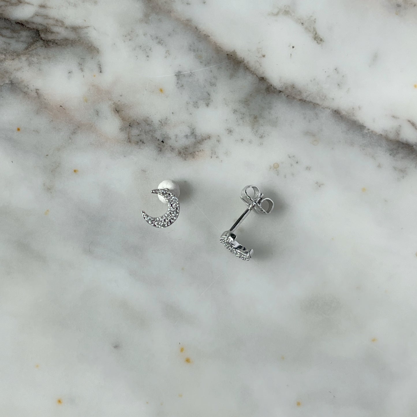 Aretes de plata en forma de Lunita con diamantes 0.05ctw