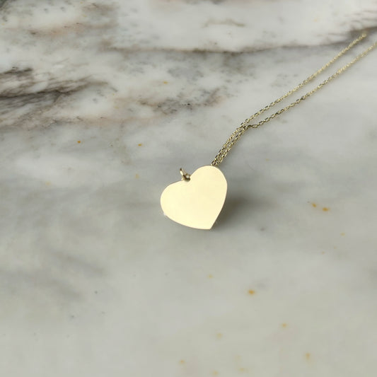 Collar con dije corazón plano en oro de 14K amarillo (se puede grabar)