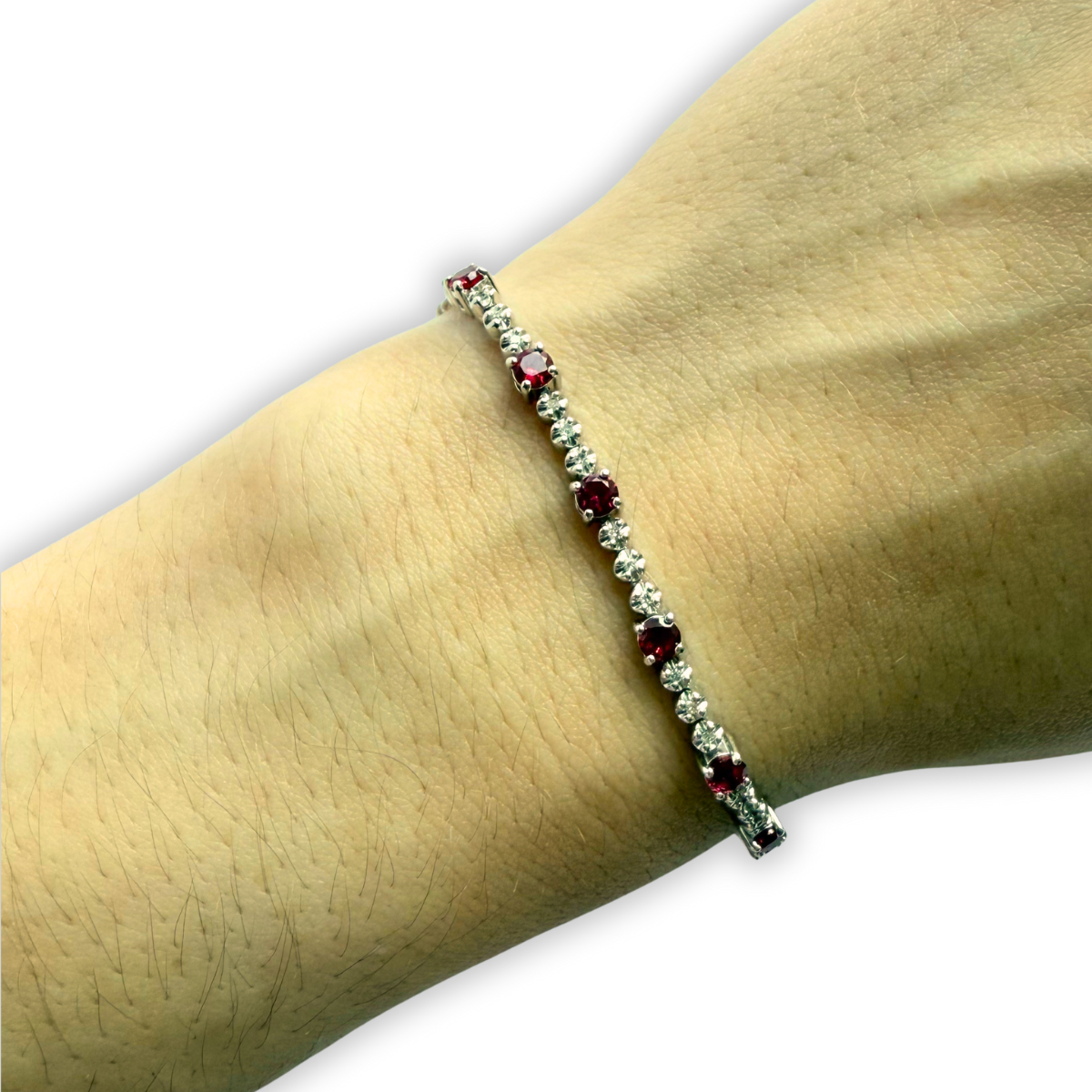 Pulsera de plata con diamantes naturales 0.10ctw y rubíes de laboratorio