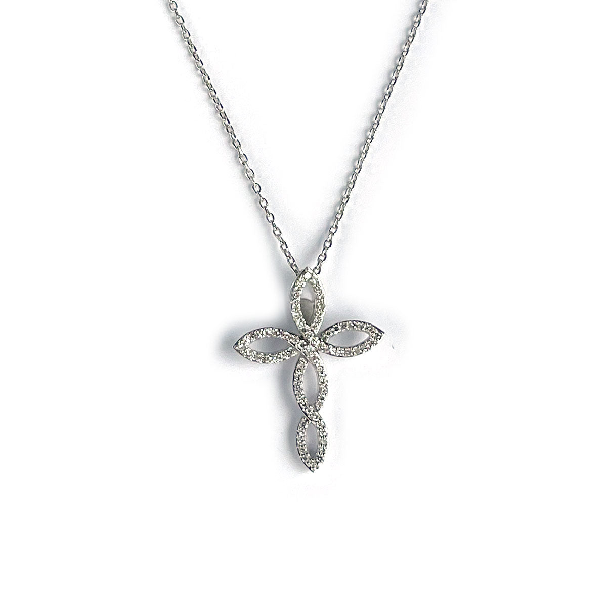 Collar en plata con cruz de curvas y puntas con diamantes de laboratorio 0.25ctw