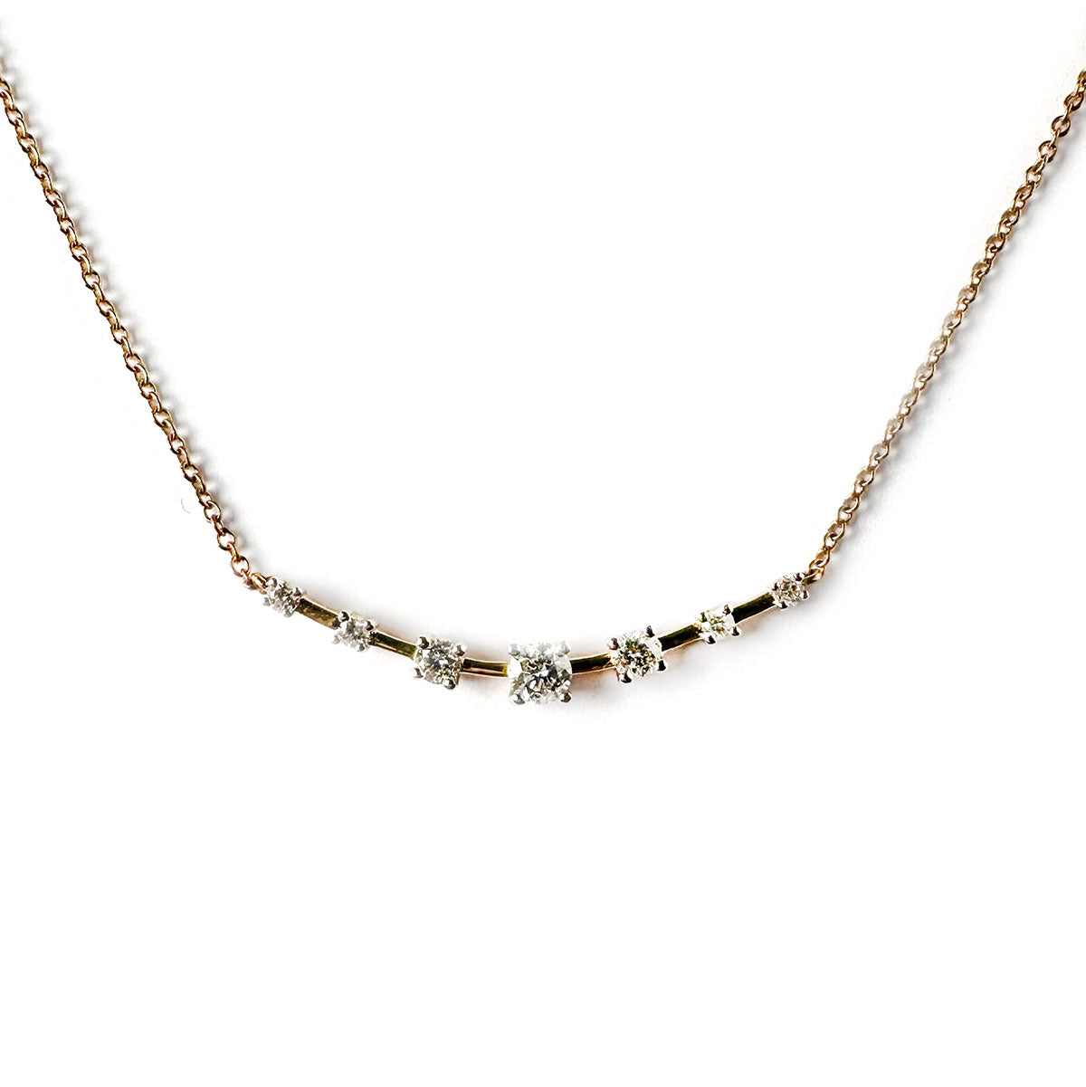 Collar de curva de diamantes 0.25 ctw en oro amarillo 10k