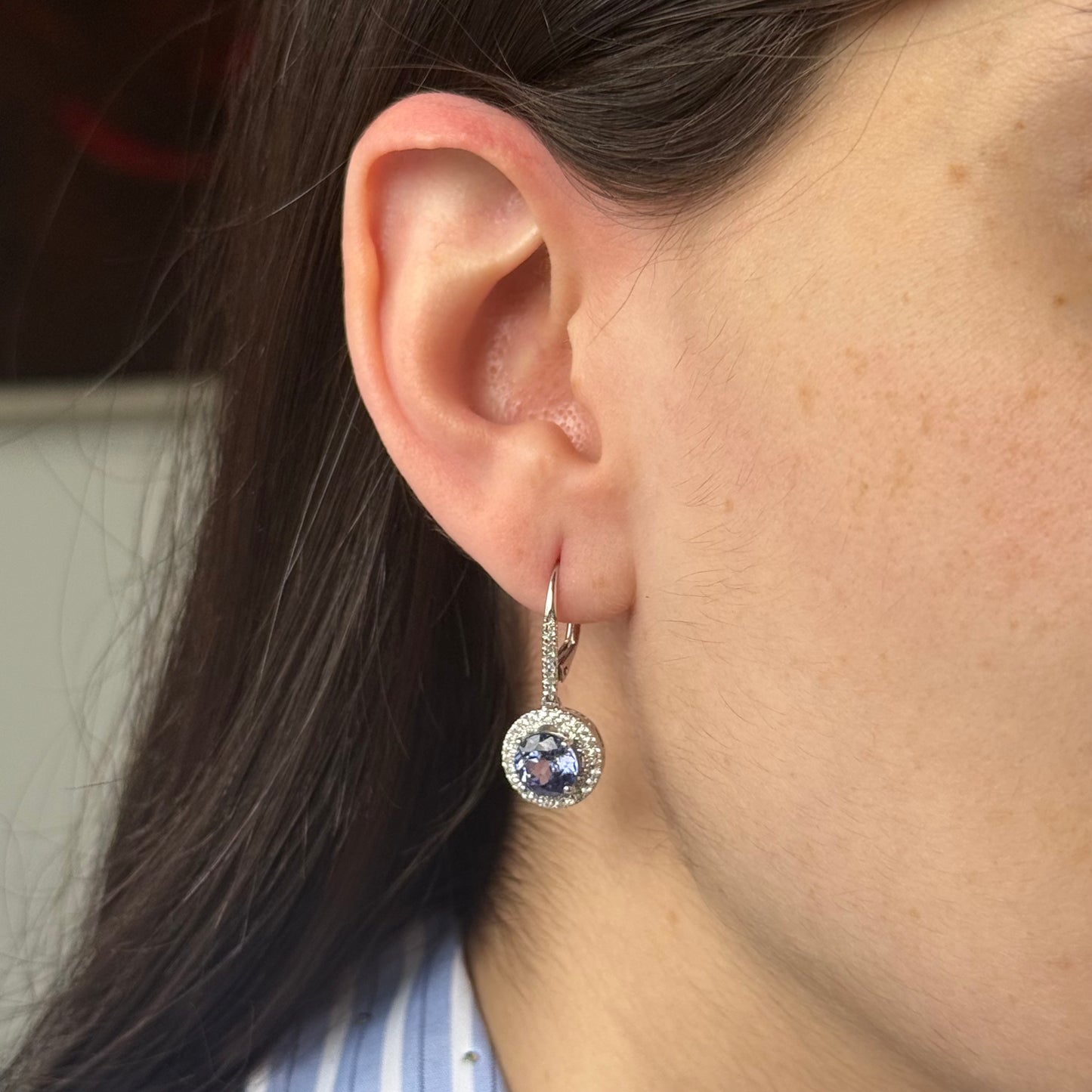 Aretes en plata de gancho con tanzanitas