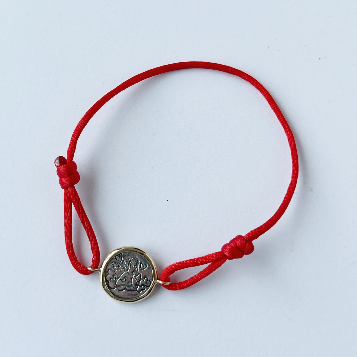 Pulsera de medalla de ángel de la guarda en plata con borde de oro 14k y cordón