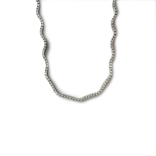 Collar en oro blanco 14k de curvas de diamantes 1.80ctw y cadena ajustable