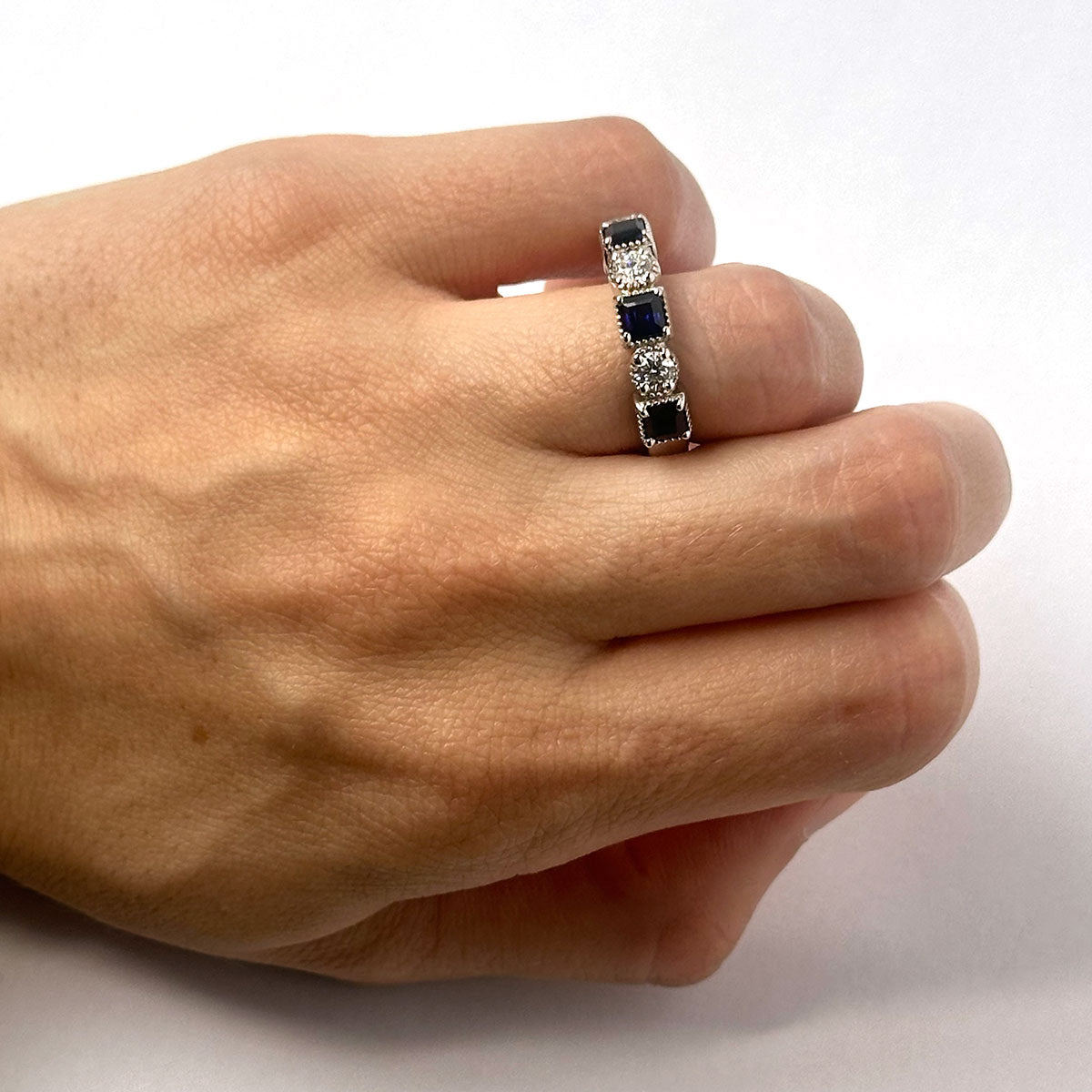 Anillo de plata con zafiros y diamantes de laboratorio 1.65ctw