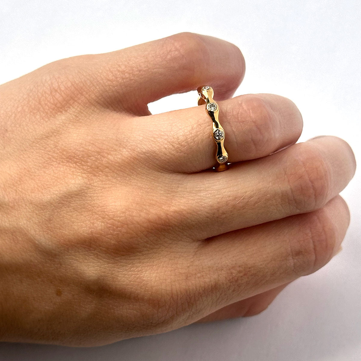 Anillo de plata con baño de oro y diamantes de laboratorio 0.24ctw