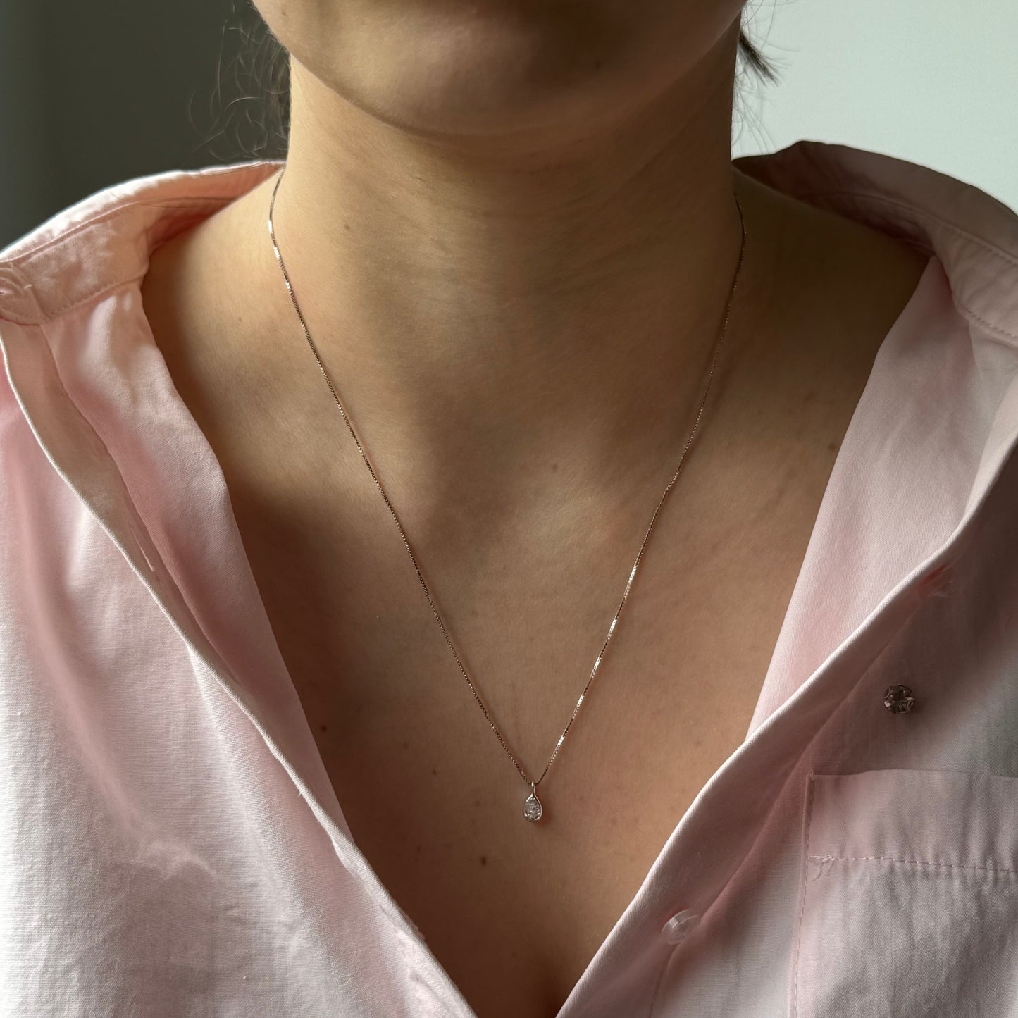 Collar en plata con dije de diamante de laboratorio corte pera (gota) 0.5ct