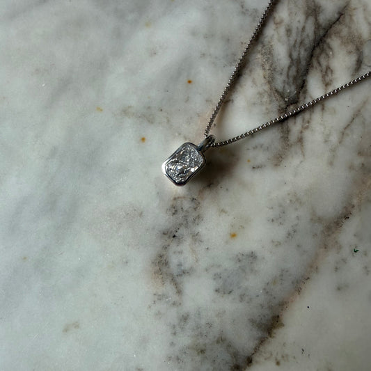 Collar en plata con dije de diamante de laboratorio corte radiante 0.25ct