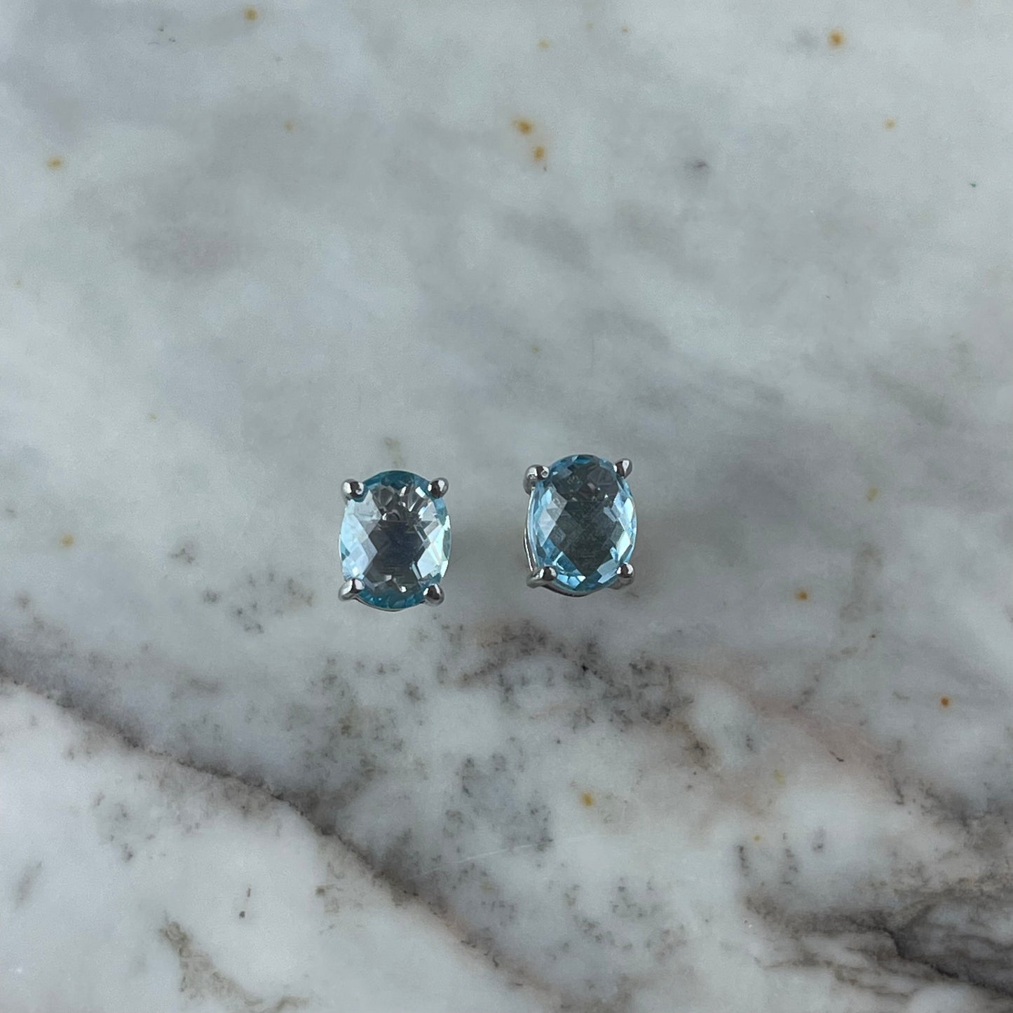 Aretes de plata con topacio azul ovalados 4.60ctw