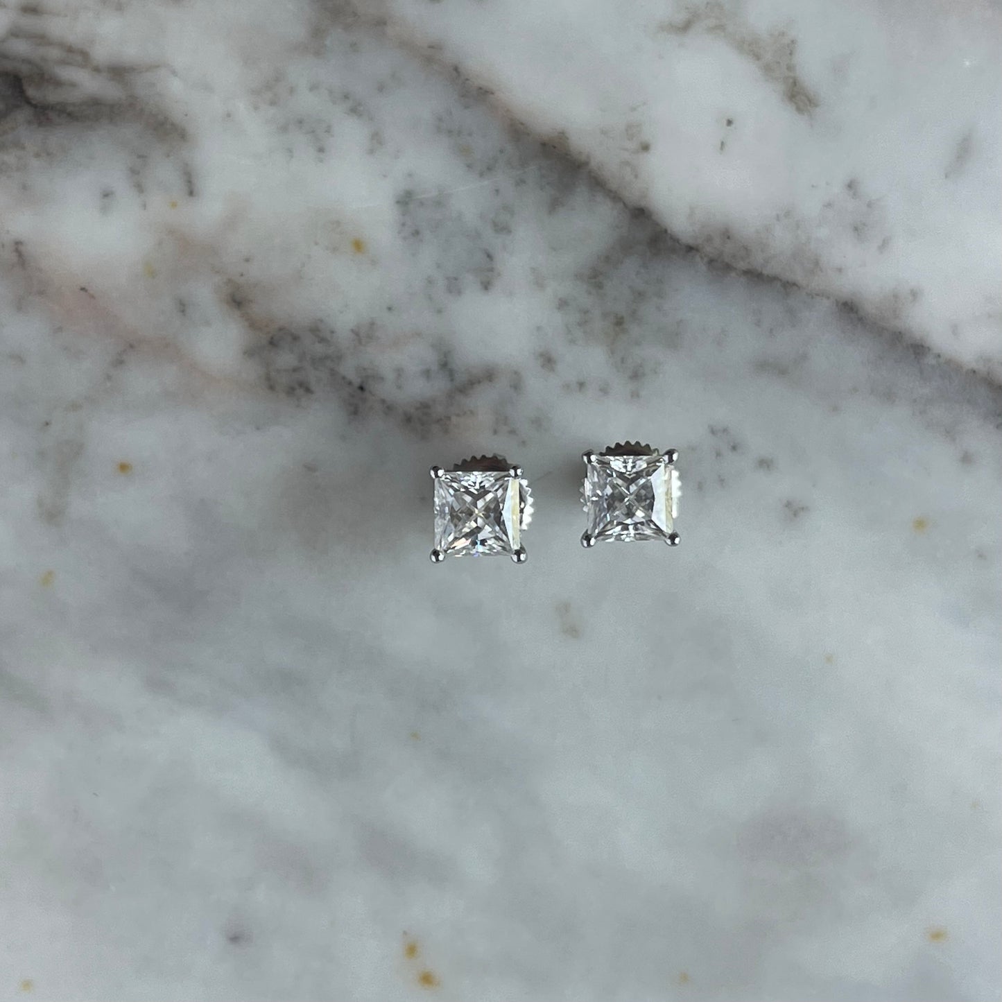 Aretes de plata con moissanita corte princesa 1ct