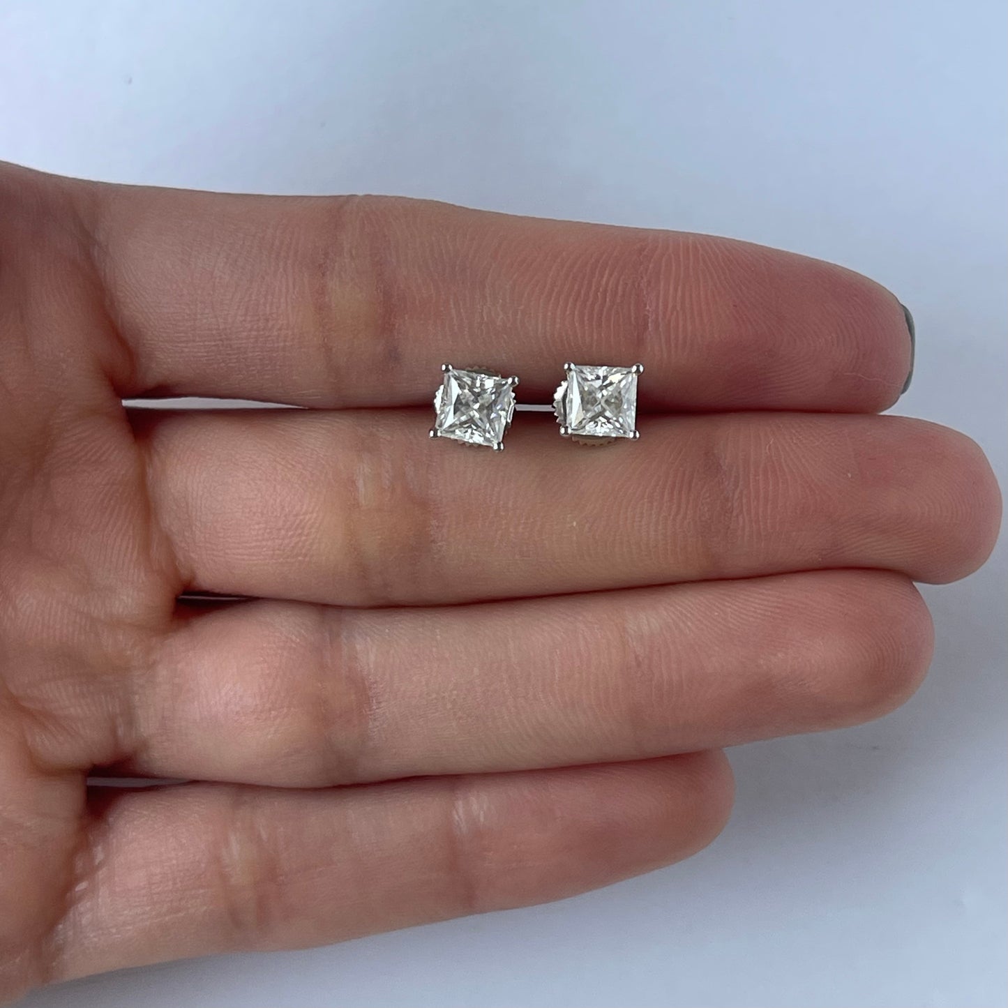 Aretes de plata con moissanita corte princesa 1ct