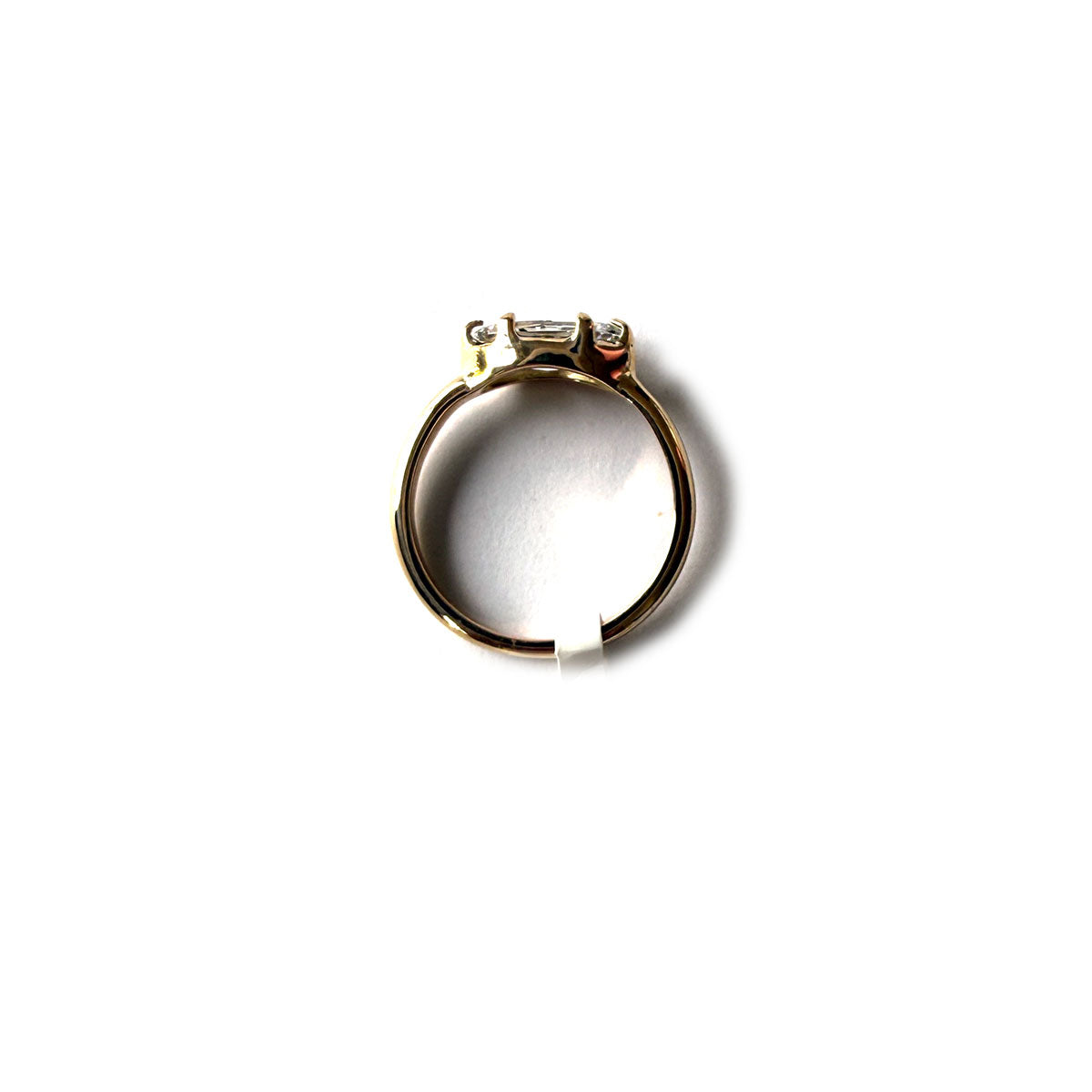 Anillo en oro amarillo 14k con diamante de laboratorio marquesa step-cut de 1ct.