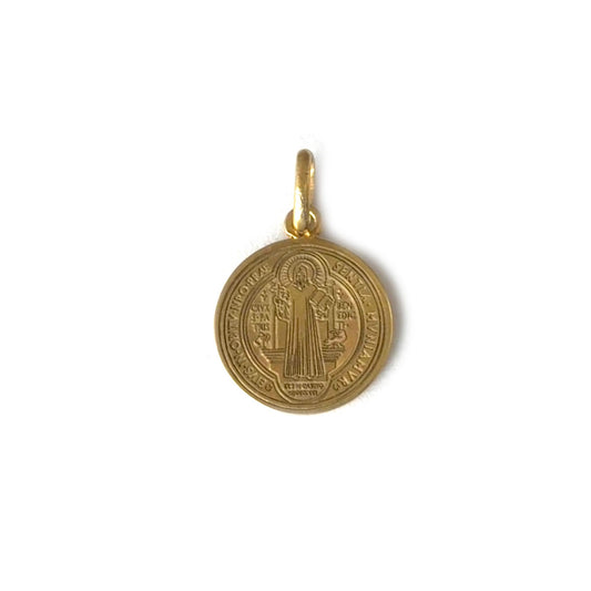 Medalla San Benito en plata con baño de oro amarillo