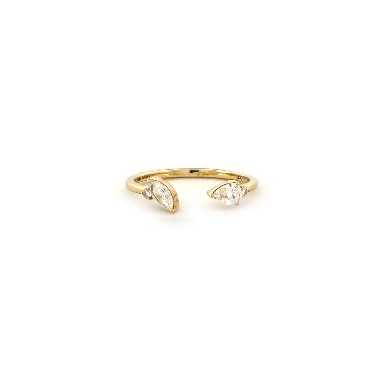 Anillo en oro amarillo 14K tú y yo con diamantes de laboratorio corte pera, marquesa y redondos 0.40ctw
