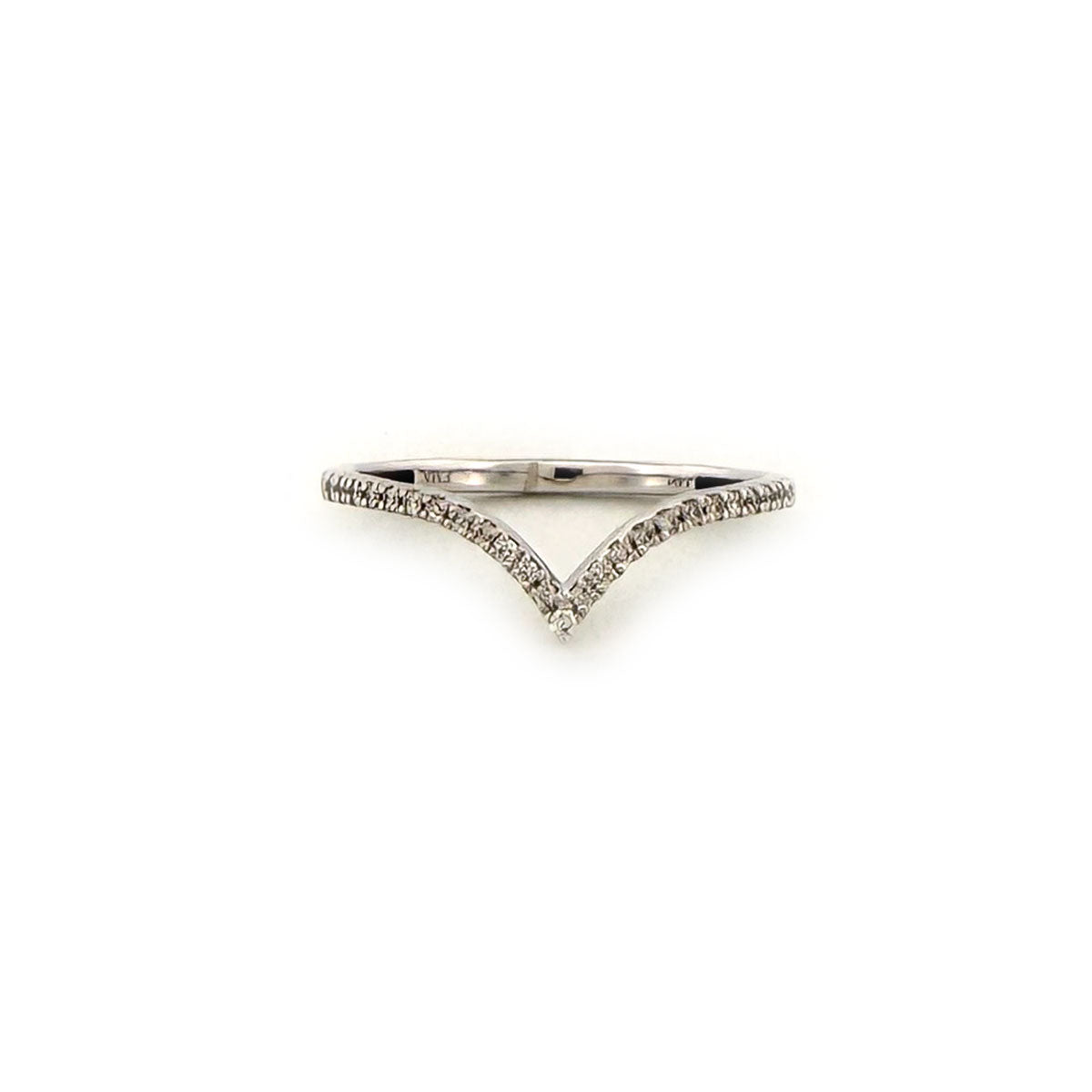 Anillo en oro blanco 14K medio cintillo en forma de V con diamantes 0.20ctw