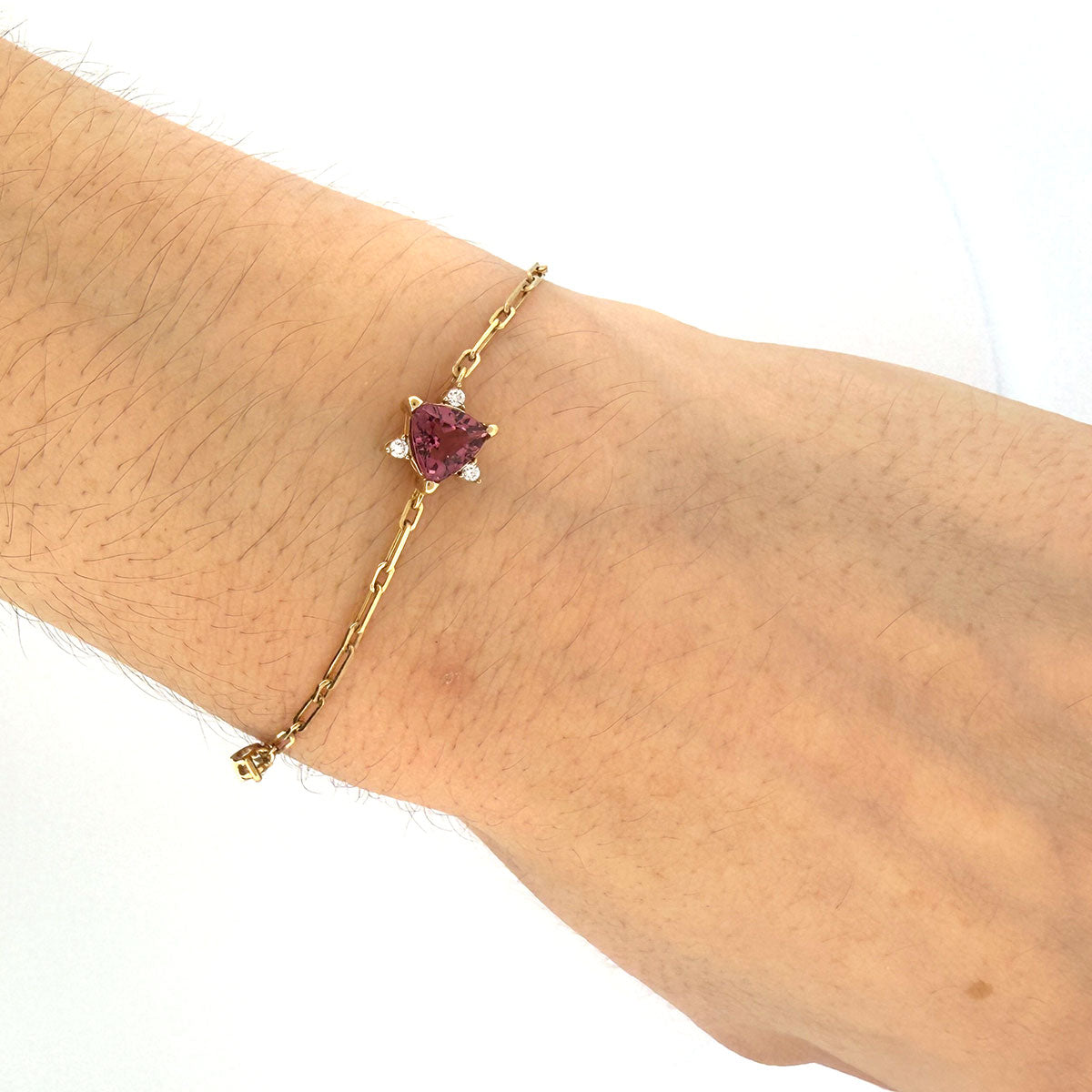 Pulsera en oro amarillo 10K con turmalina rosa y diamantes de laboratorio 0.10ctw