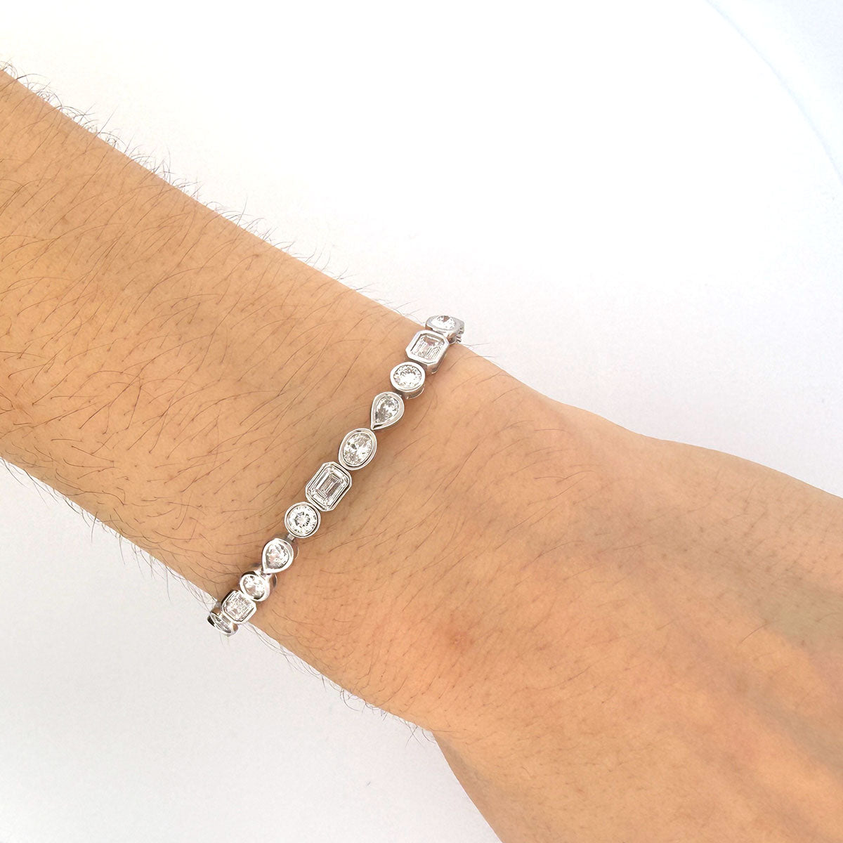 Pulsera de plata con diamantes de laboratorio en varias formas 4.80ctw