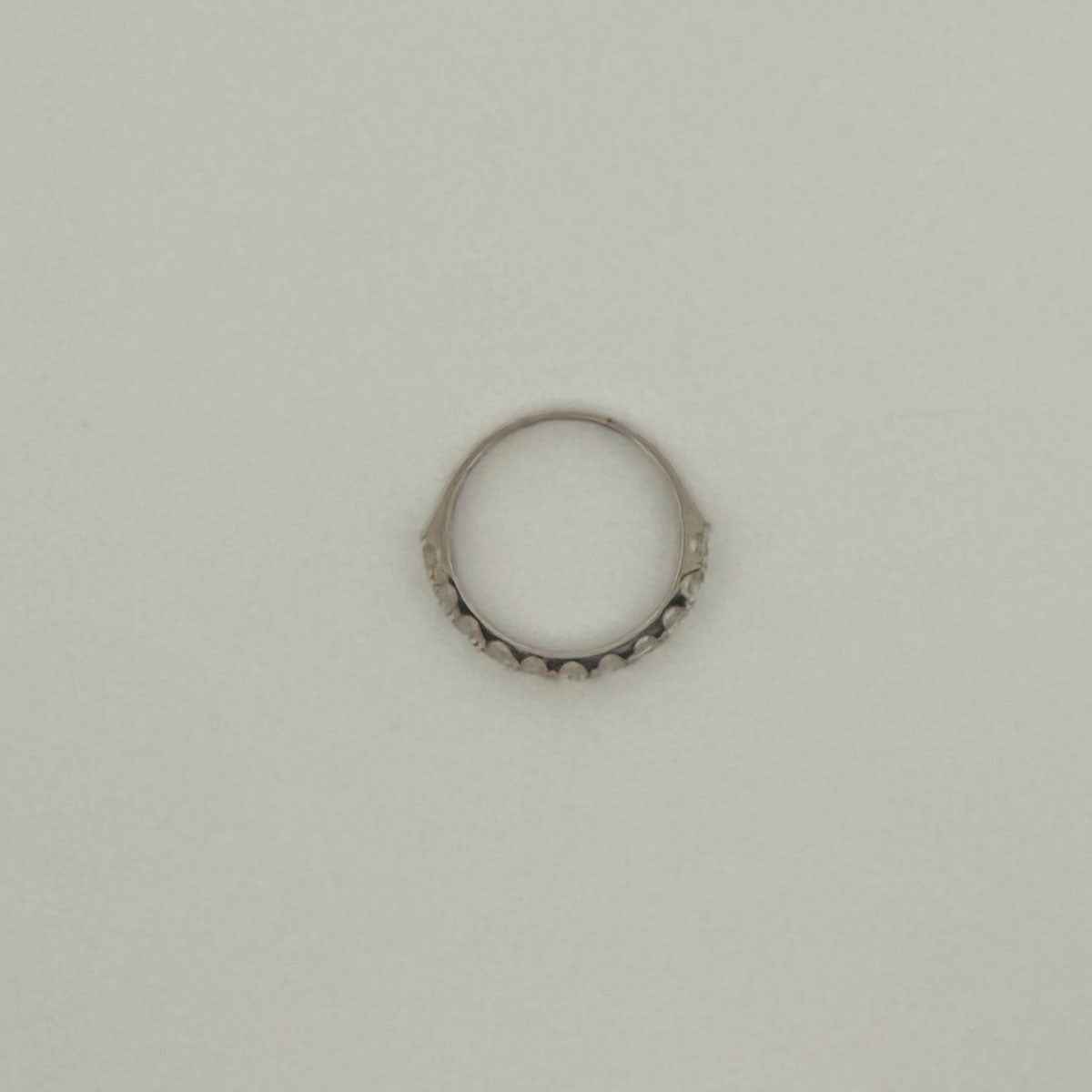 Anillo medio cintillo en oro blanco 18K con diamantes de laboratorio 1ctw