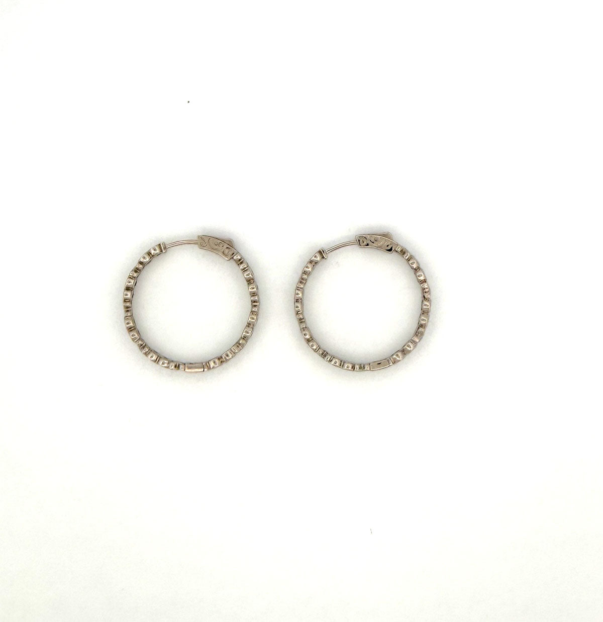 Argollas de plata XOXO con circonitas