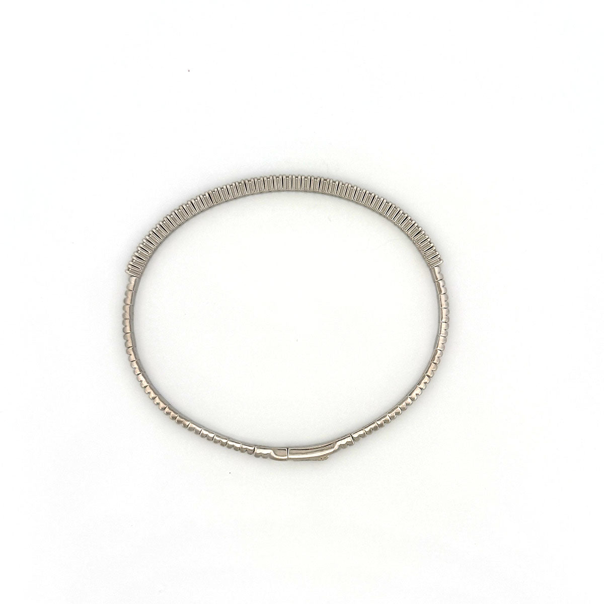 Pulsera tipo bangle flexible en plata con diamantes de laboratorio 1ctw