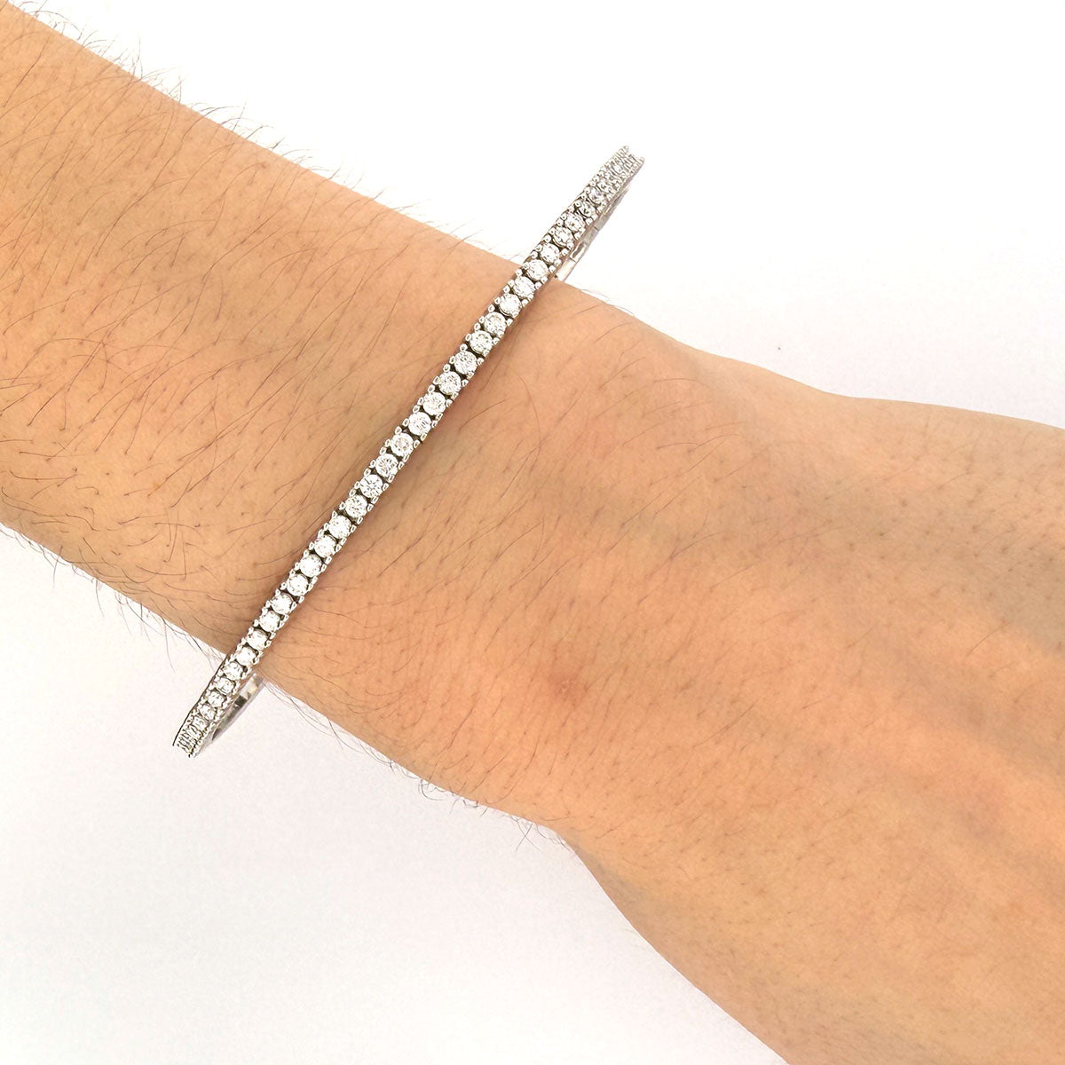 Pulsera tipo bangle flexible en plata con diamantes de laboratorio 1ctw