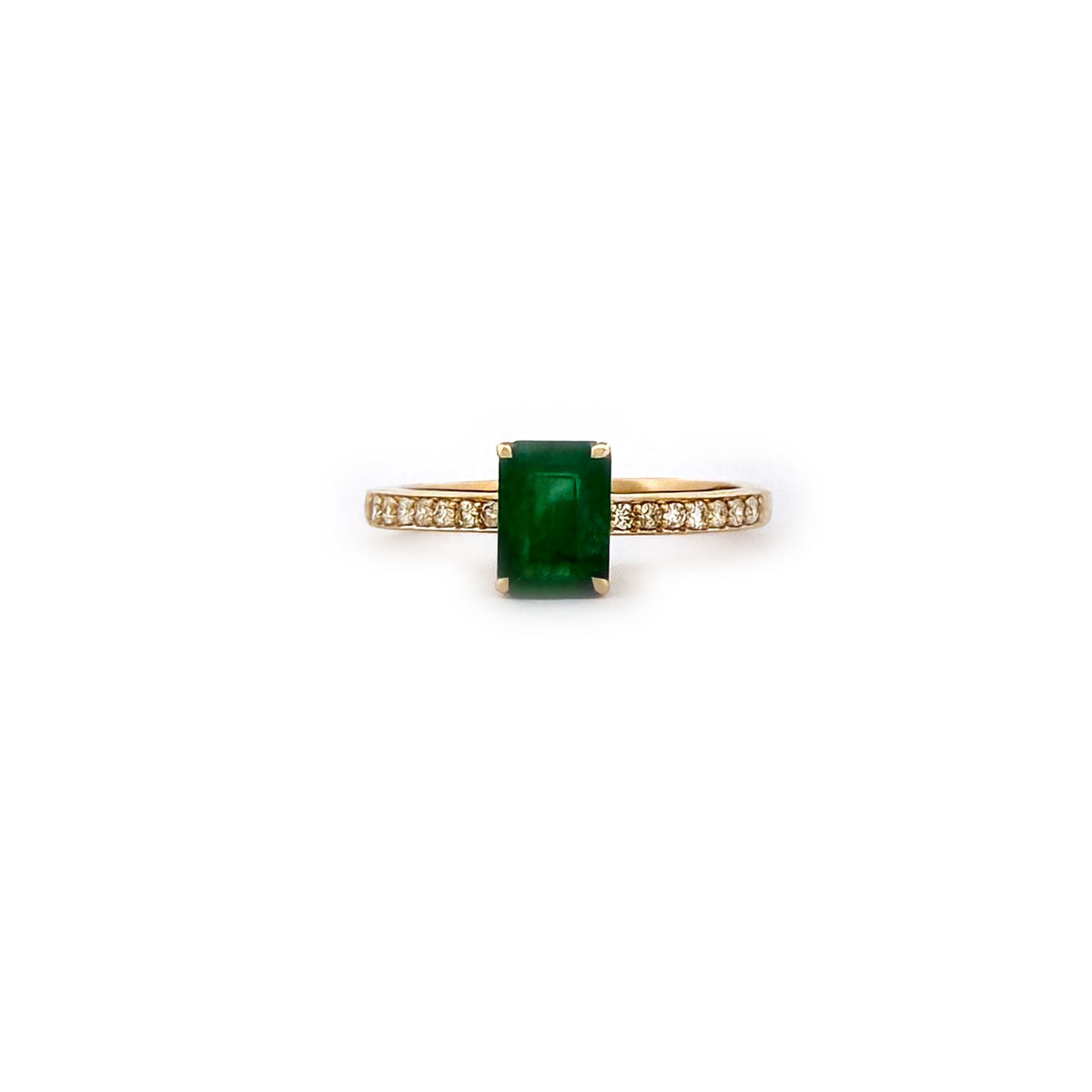 Anillo en oro amarillo 10K con esmeralda rectangular y diamantes 0.15ctw