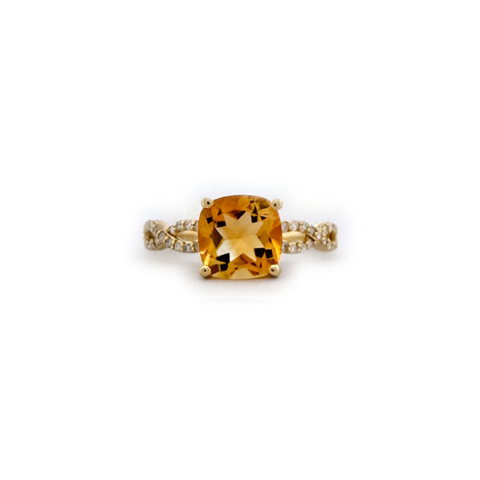 Anillo en oro amarillo 10K con citrino y diamantes 0.20ctw