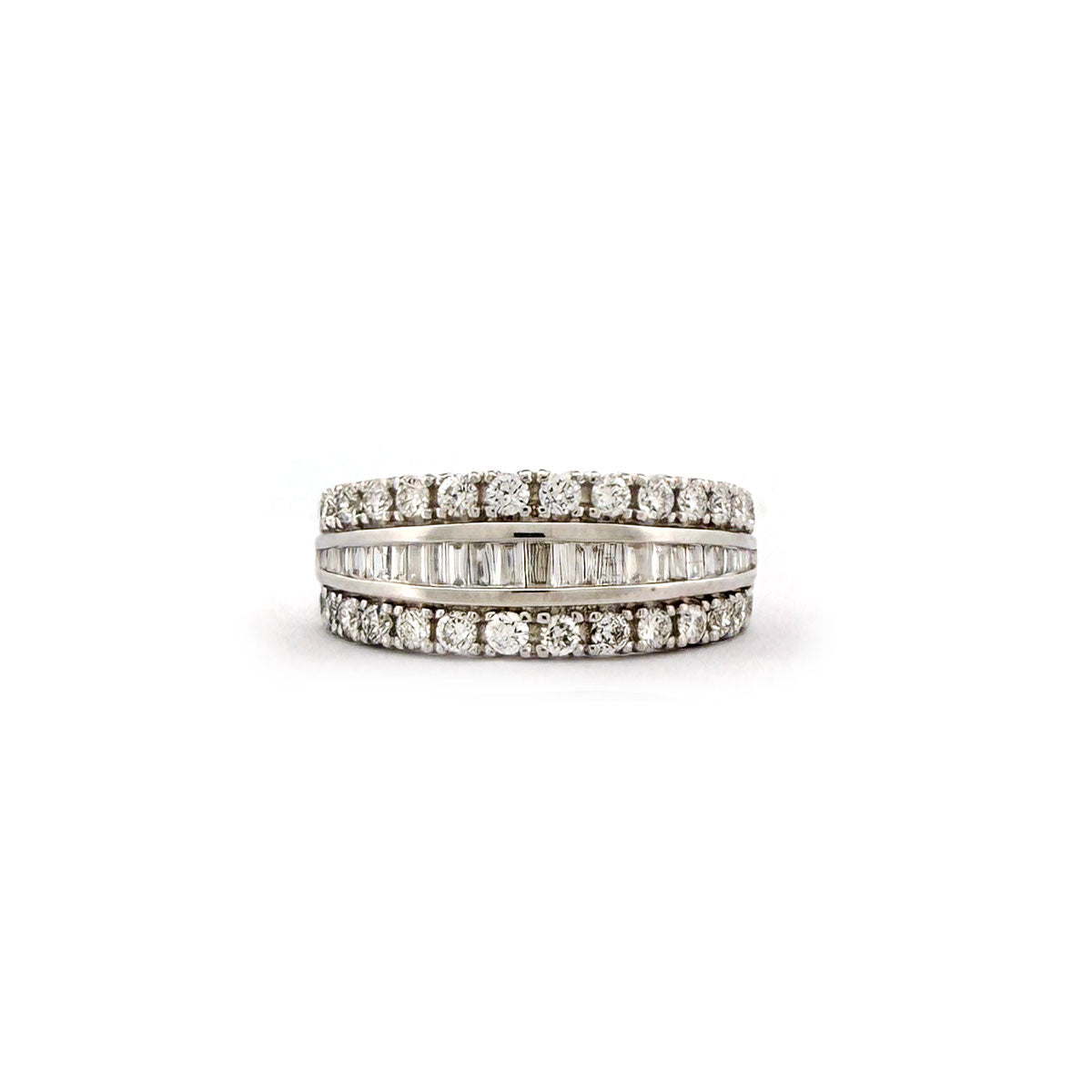 Anillo de plata medio cintillo de tres filas de diamantes de laboratorio 1ctw