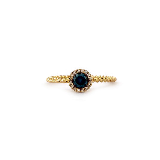 Anillo en oro amarillo 10K entorchado con diamante azul y halo de diamantes blancos 0.35ctw
