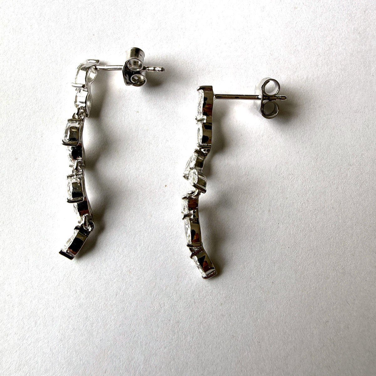 Aretes de plata largos con marquesas de diamantes de laboratorio 1ctw
