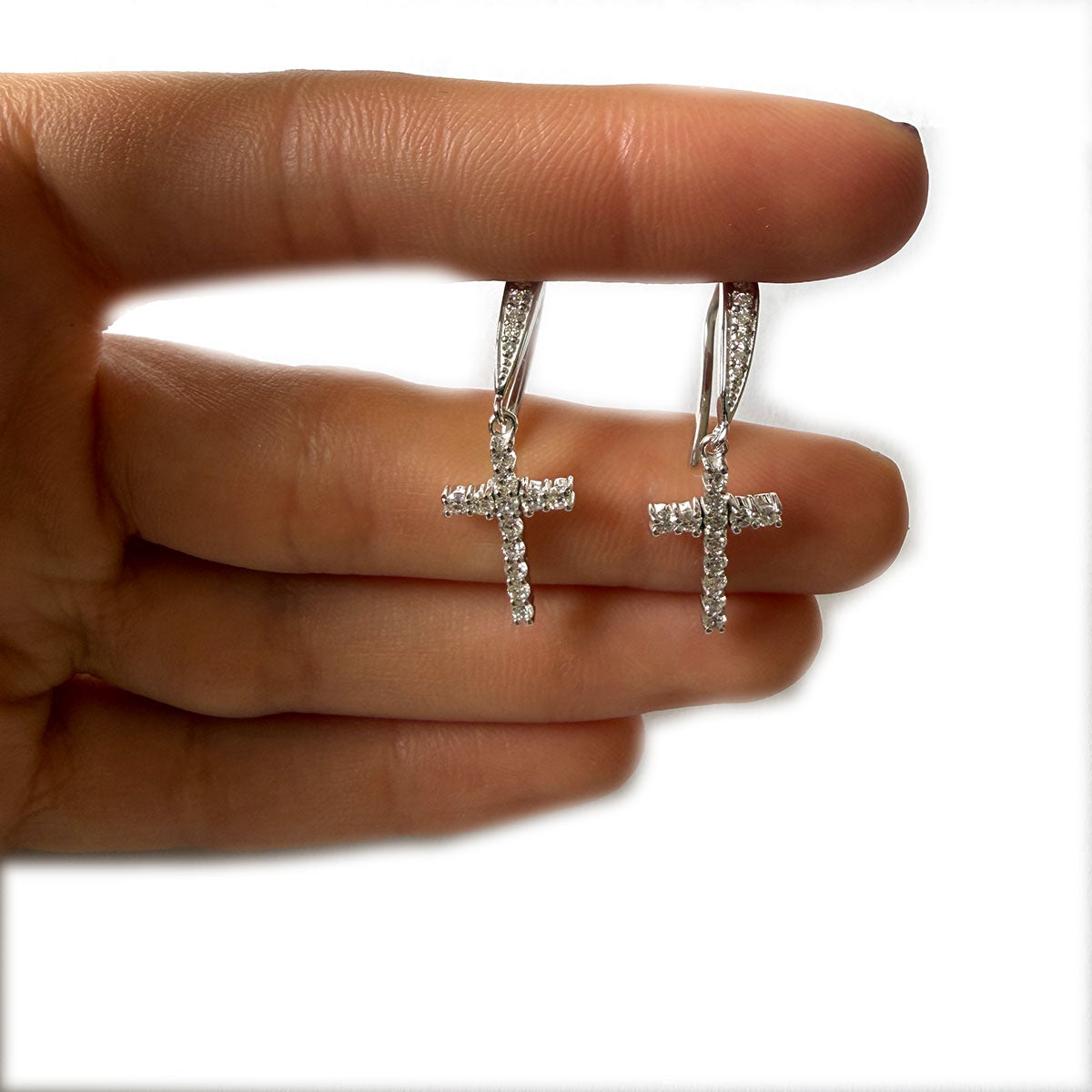 Aretes gancho de plata con cruz colgante con diamantes de laboratorio 0.70ctw