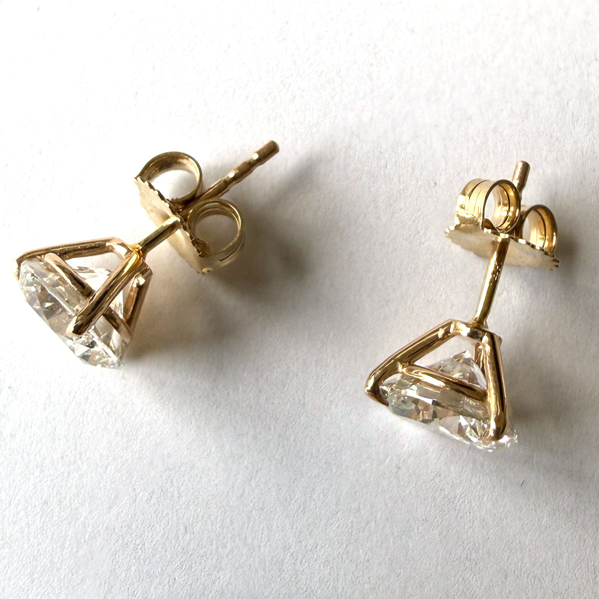 Aretes en oro amarillo 14K studs de diamantes redondos de laboratorio 4ctw
