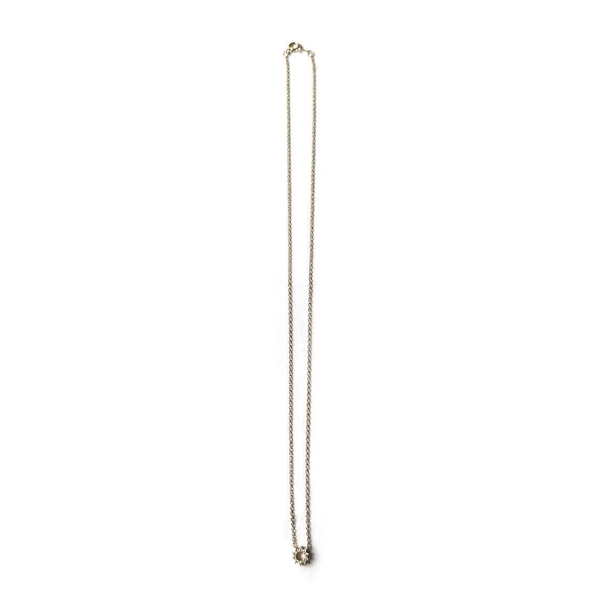 Collar en oro amarillo 10K con dije de círculo de diamantes de laboratorio 0.1ctw