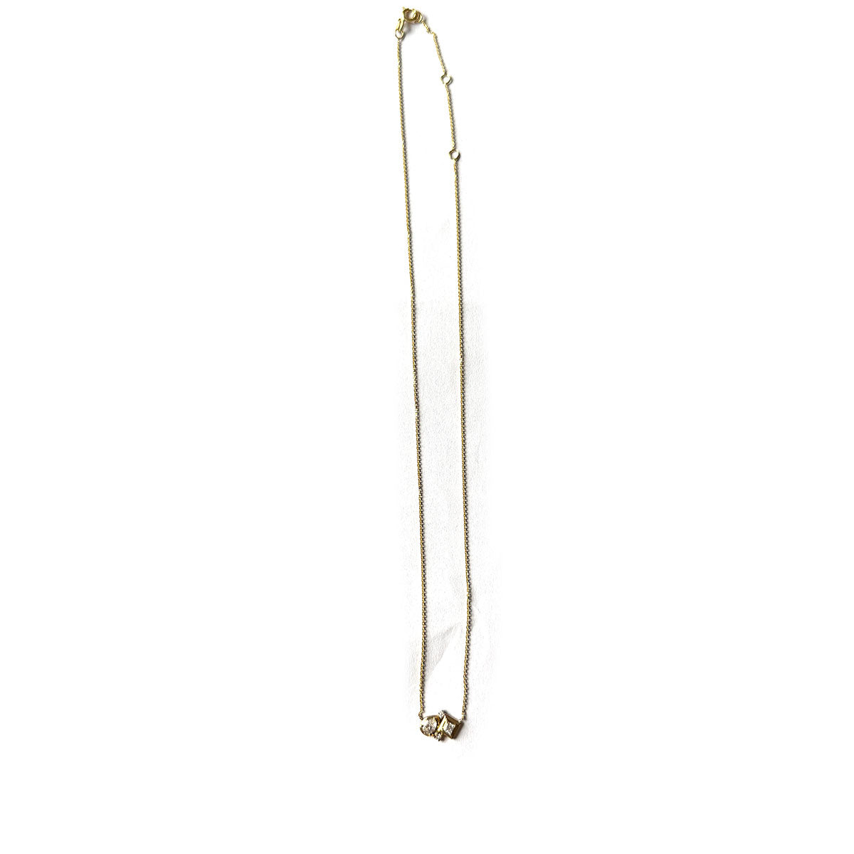 Collar en oro amarillo 10K con dije de diamantes de laboratorio en varias formas 0.33ctw