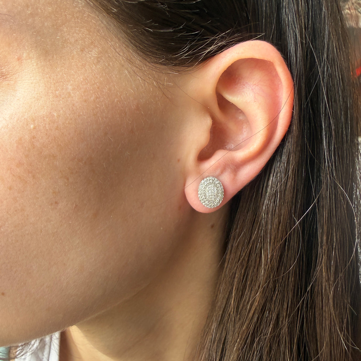 Aretes en plata ovalados con diamantes 0.25ctw