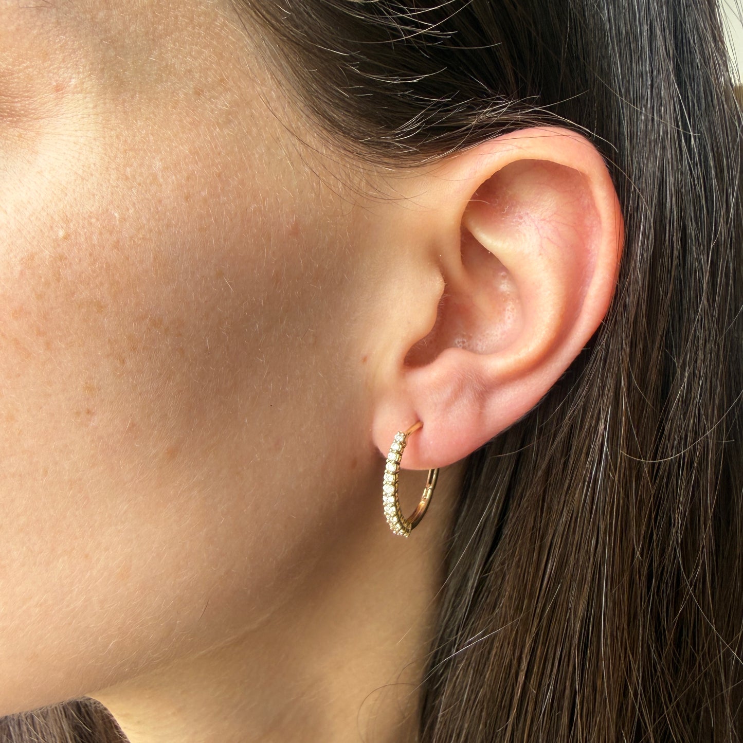 Argollas en oro amarillo 10K con diamantes de laboratorio 0.41ctw