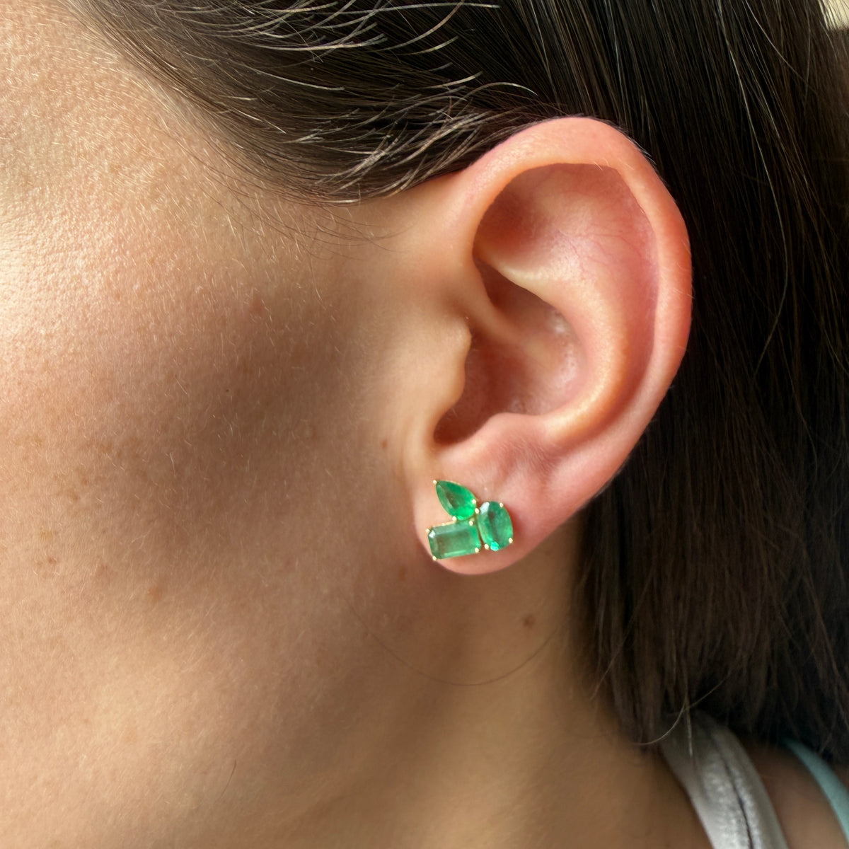 Aretes en oro amarillo 10K con esmeraldas en distintas formas 3ctw