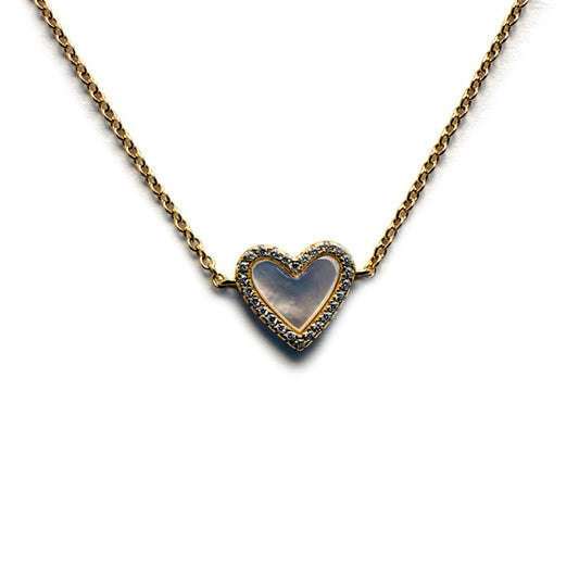 Collar de corazón de madre perla blanca con circonitas en plata con baño de oro.