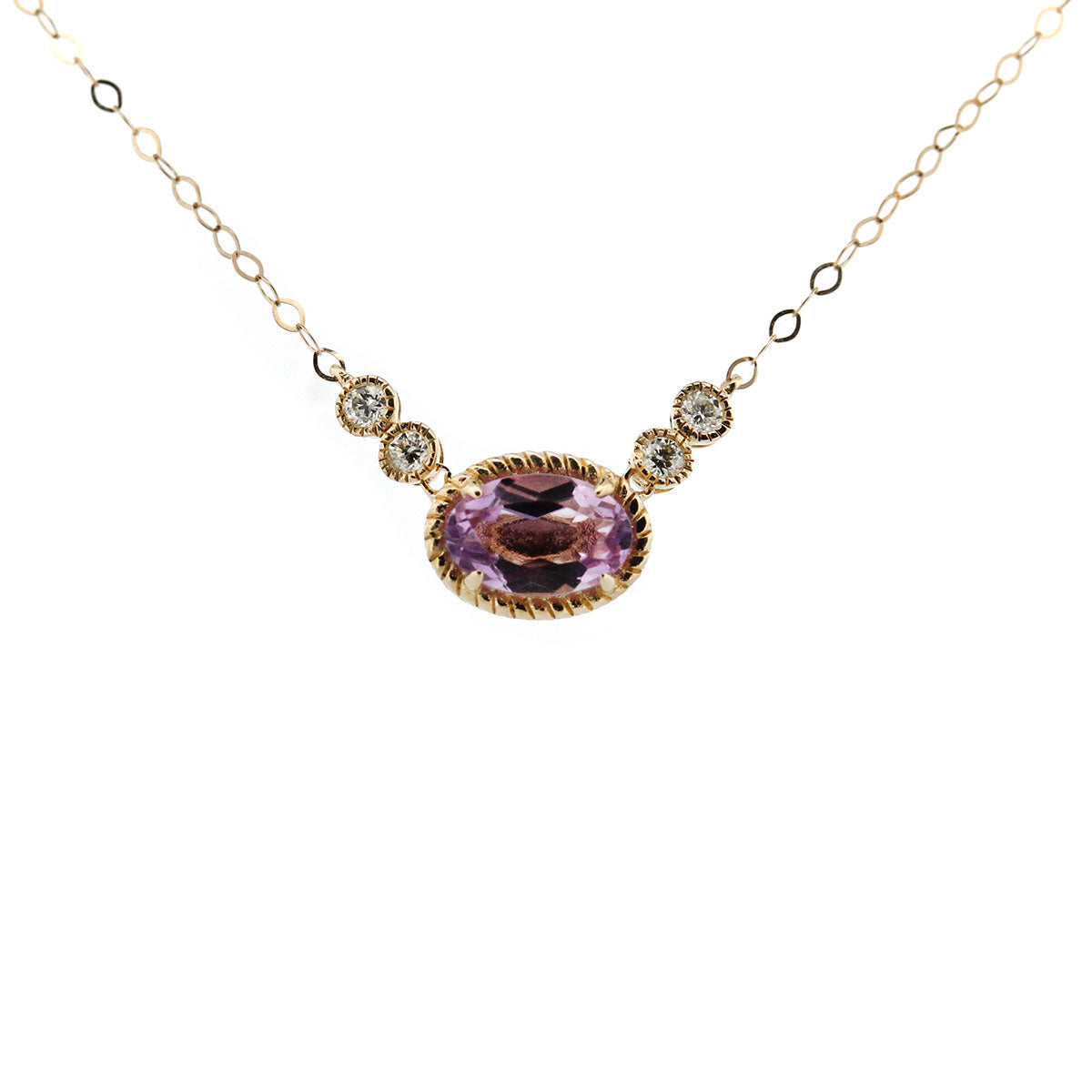 Collar en oro amarillo 10K con amatista ovalada y diamantes 0.08ctw