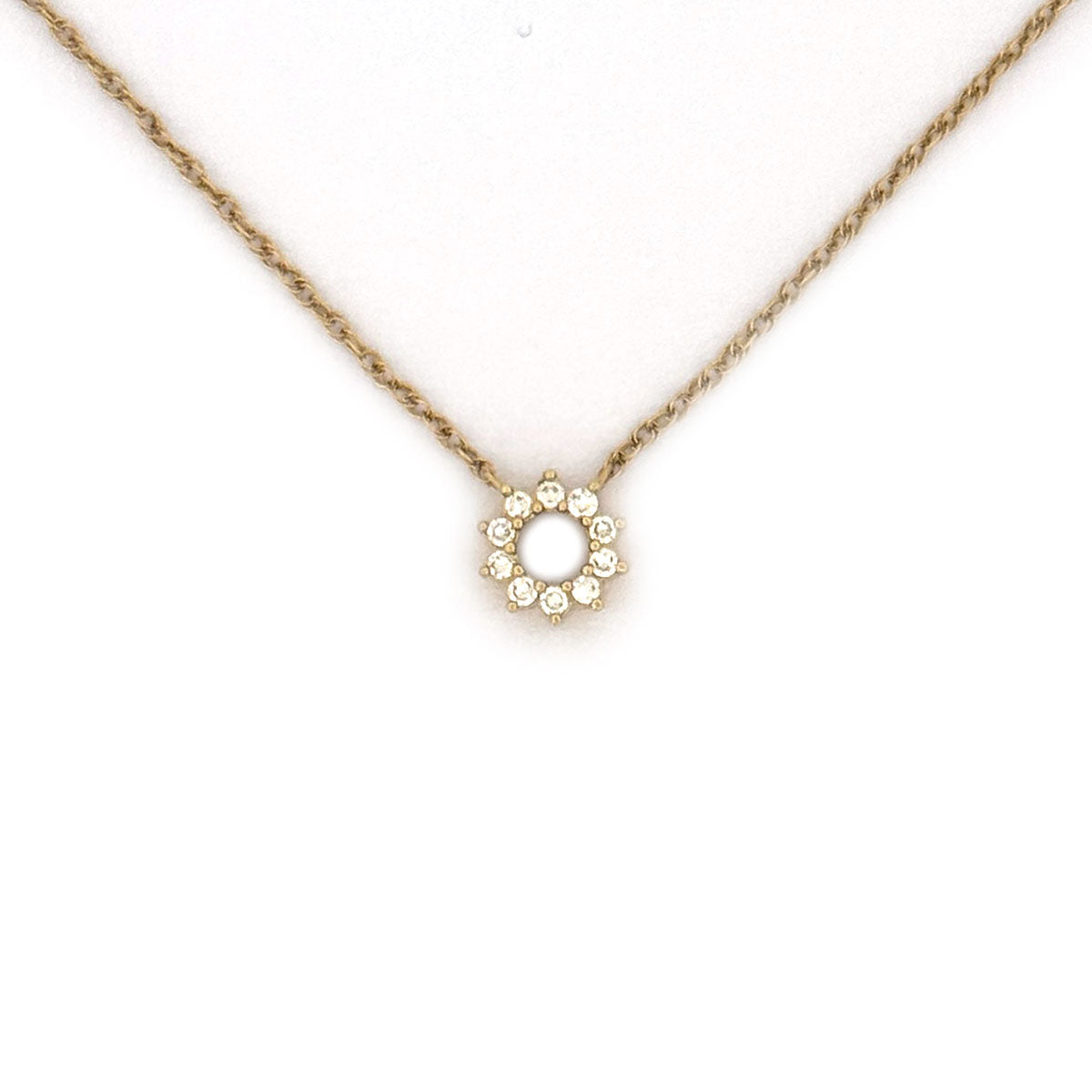 Collar en oro amarillo 10K con dije de círculo de diamantes de laboratorio 0.1ctw