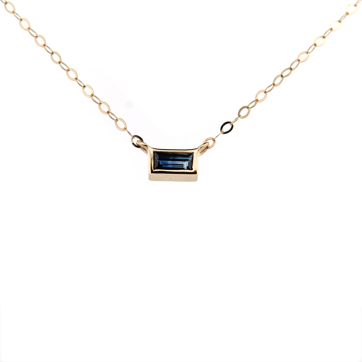 Collar en oro amarillo 14K con zafiro rectangular 0.15ct