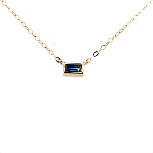 Collar en oro amarillo 14K con zafiro rectangular 0.15ct