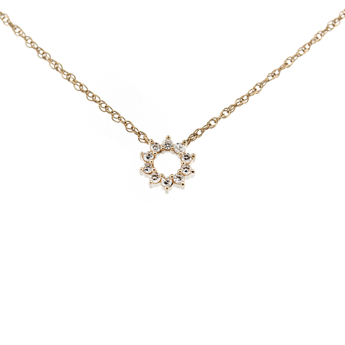 Collar en oro amarillo 10K con dije de círculo de diamantes de laboratorio 0.1ctw