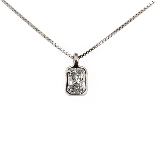 Collar en plata con dije de diamante de laboratorio corte radiante 0.25ct