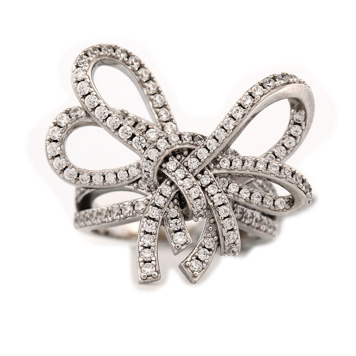 Anillo de lazo doble de plata con baño de platino y circonitas