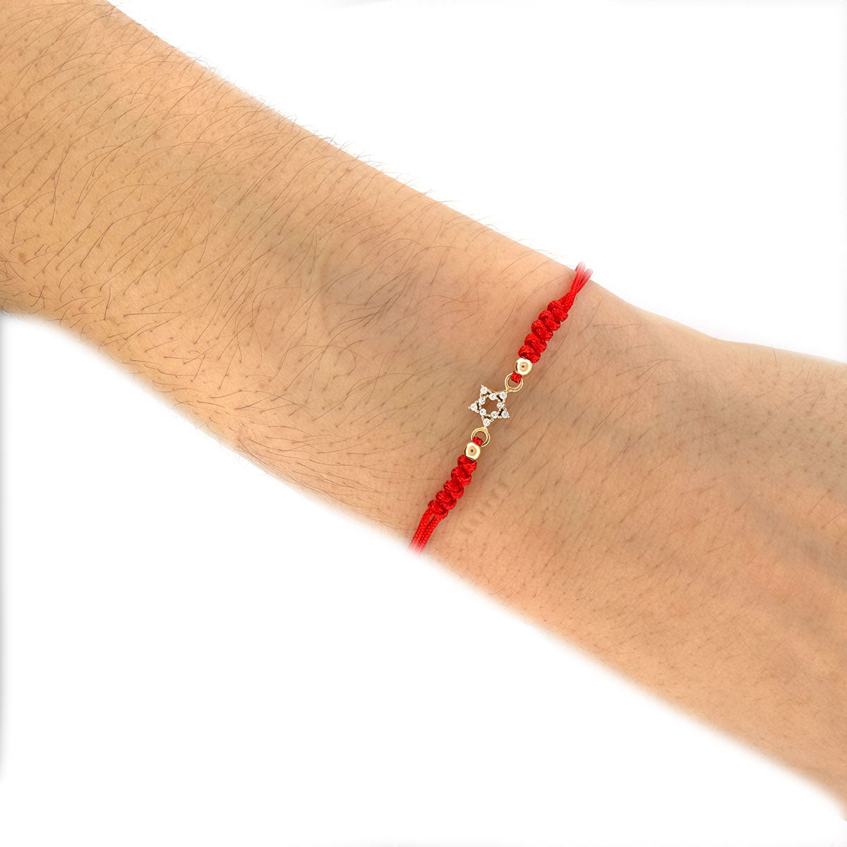 Pulsera de cordón rojo con estrella delineada pequeña de circonitas en oro amarillo 14K