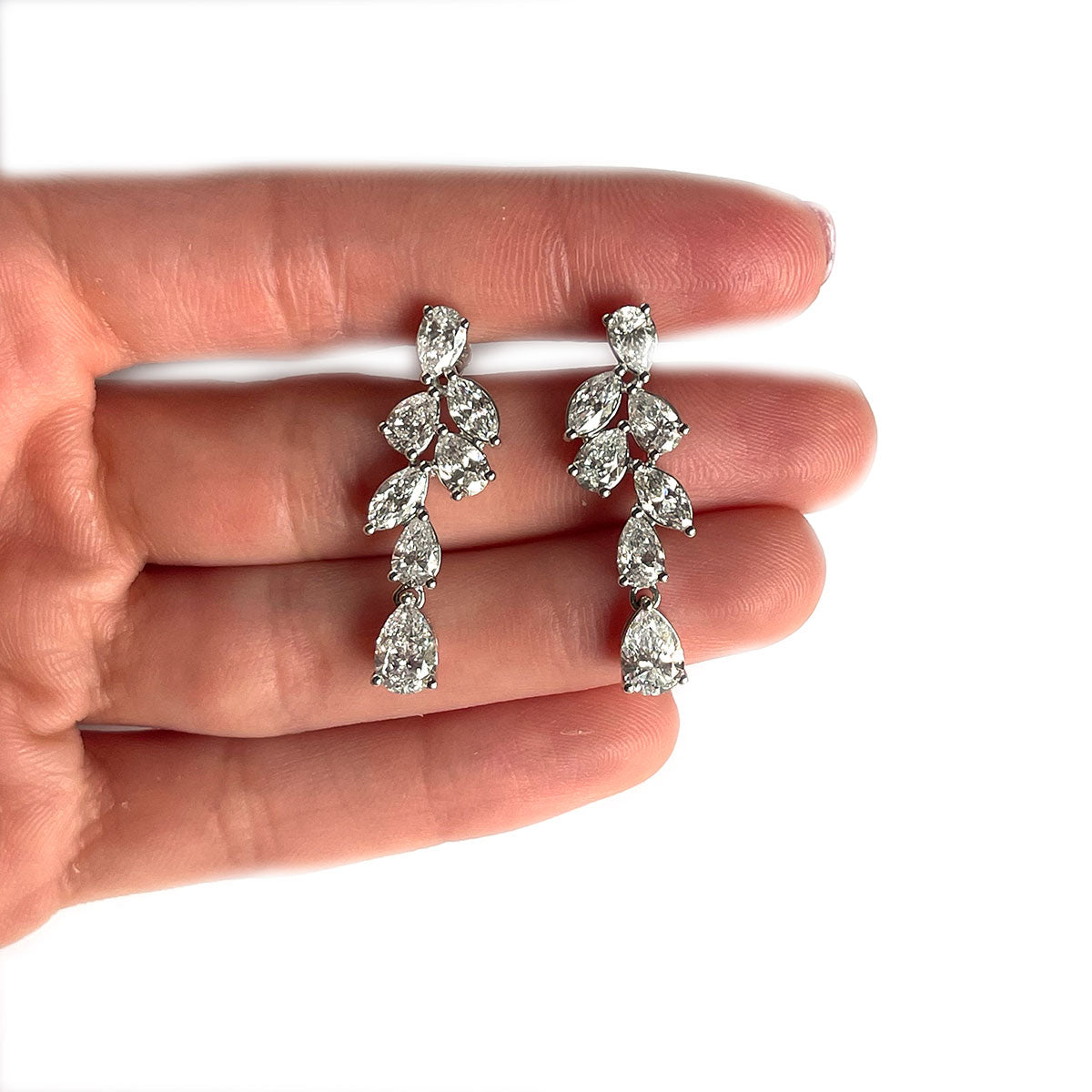 Aretes en oro blanco de 14k con 5.15ctw de diamantes de laboratorio